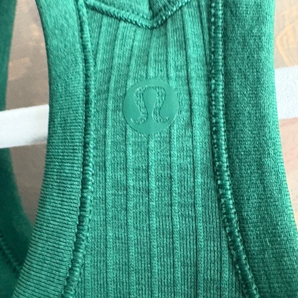Lululemon racerback tank, shelf bra Size 8 green - Picture 3 of 4